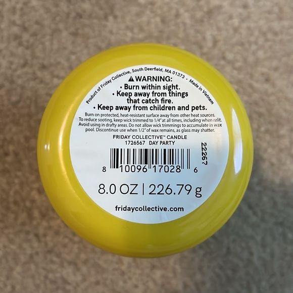 Yankee Candle Friday Collective Day Party Single Wick Scented Candle - Picture 6 of 6
